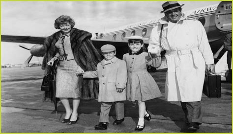 Did Desi Arnaz Jr have a child at 15?